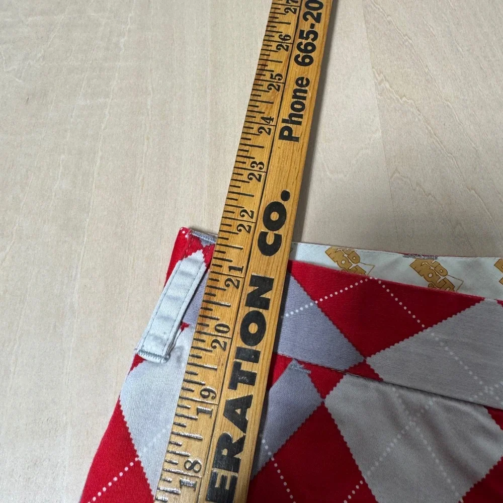 Loudmouth statement piece